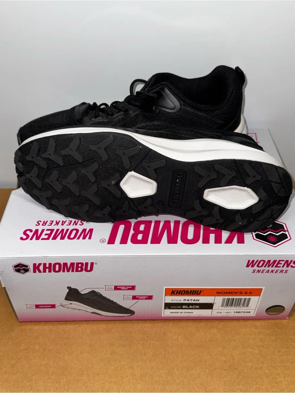 Khombu Patan Sneakers Women's 8.5 Black Athletic Memory Foam - Excellent